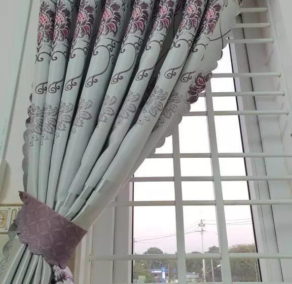 هتل Khách Sạn Thiên Phong