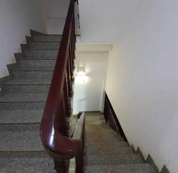 هتل Khách Sạn Thiên Phong