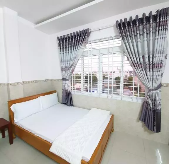 هتل Khách Sạn Thiên Phong