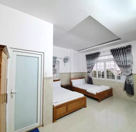 هتل Khách Sạn Thiên Phong