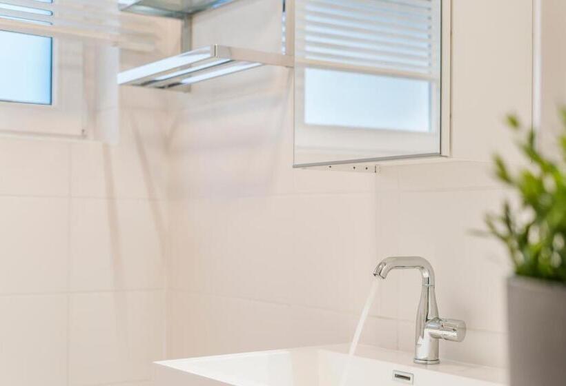 Modern, Mooi En Stijlvol App Vlakbij Winkelstraat