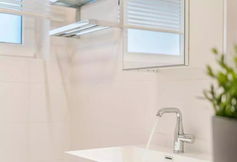 Modern, Mooi En Stijlvol App Vlakbij Winkelstraat