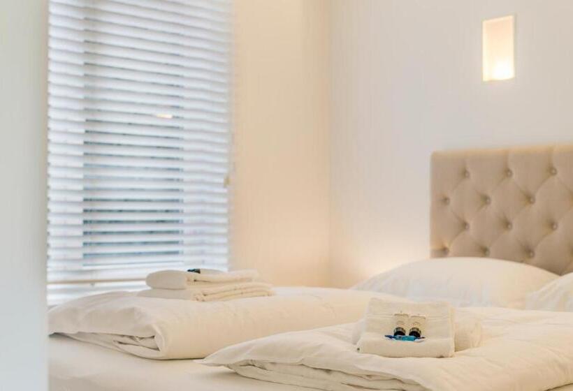 Modern, Mooi En Stijlvol App Vlakbij Winkelstraat