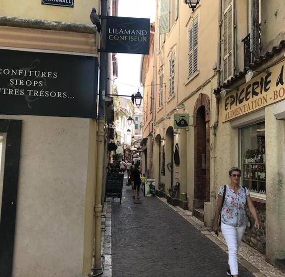 Sleep In Antibes City Port