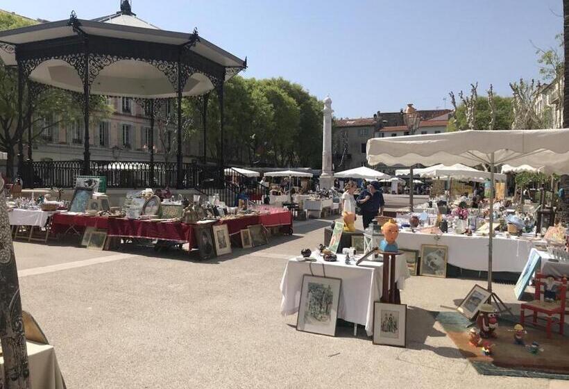Sleep In Antibes City Port