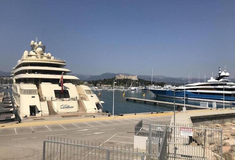 Sleep In Antibes City Port