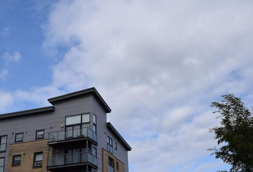 The Paisley Penthouse   Stunning View Of The Abbey