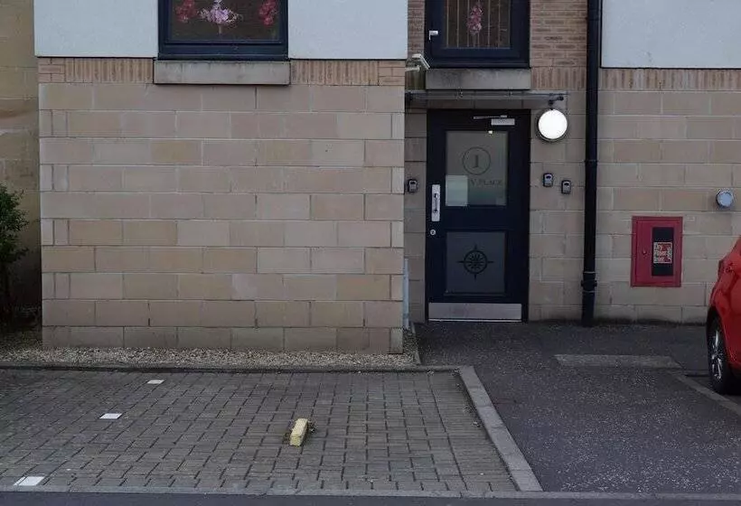 The Paisley Penthouse   Stunning View Of The Abbey