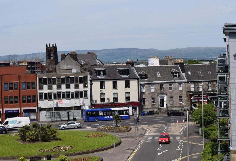 The Paisley Penthouse   Stunning View Of The Abbey
