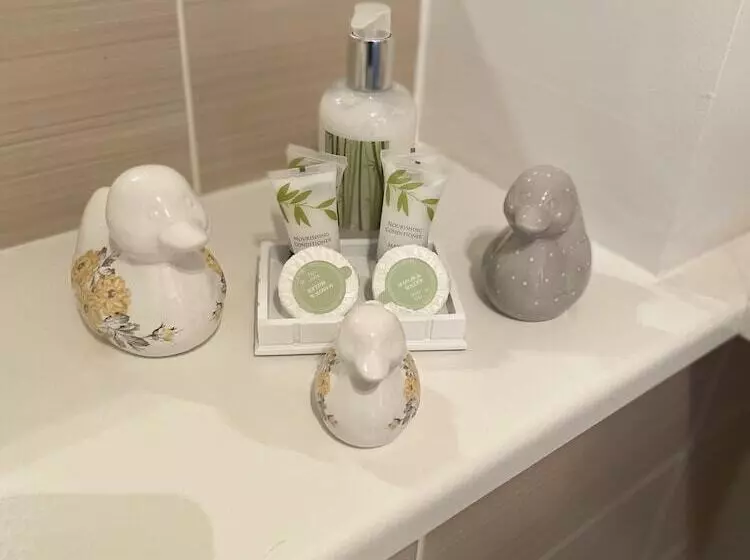 The Paisley Penthouse   Stunning View Of The Abbey