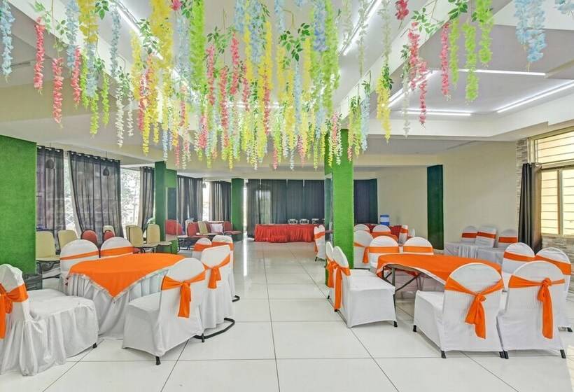 Fabhotel Krishna Heights