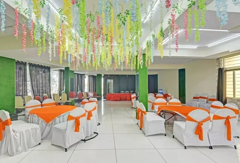 Fabhotel Krishna Heights