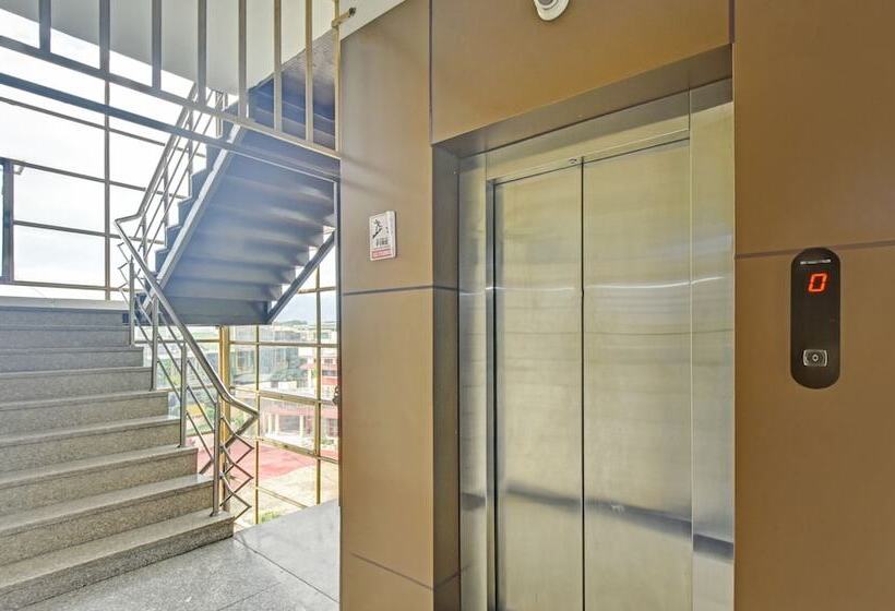 Fabhotel Krishna Heights