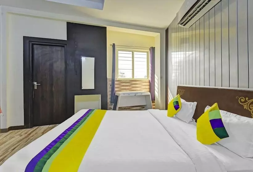 Fabhotel Krishna Heights