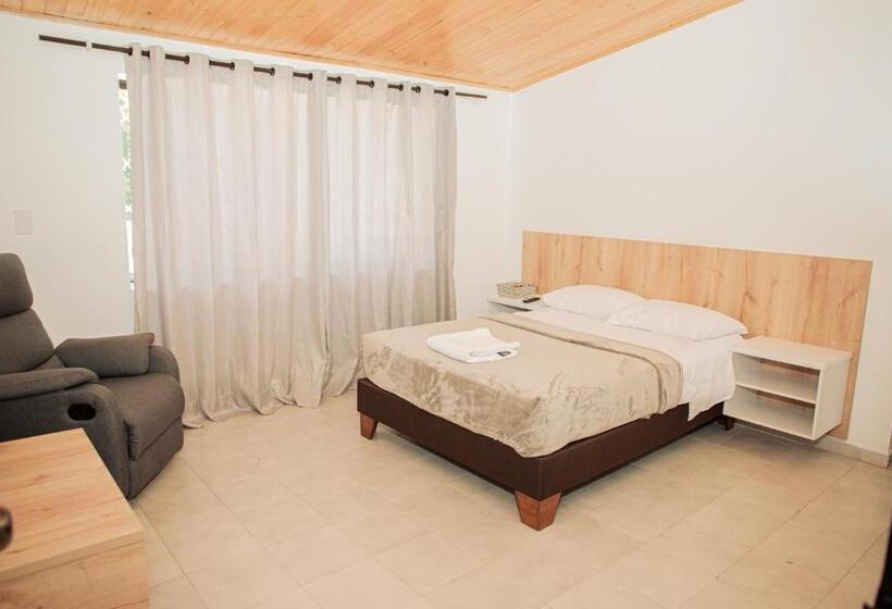 پانسیون Casa Lourdes