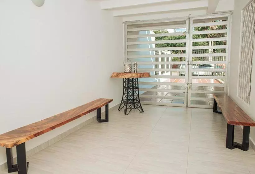 پانسیون Casa Lourdes