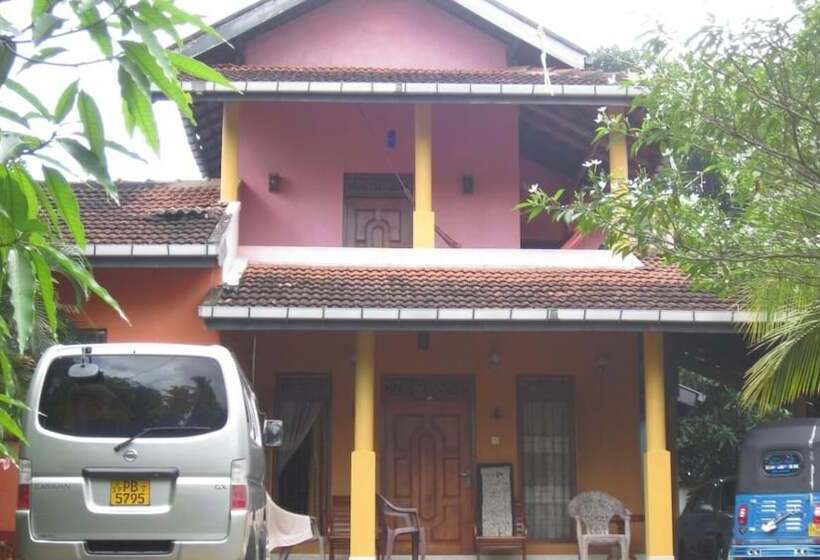 פנסיון Ranith Villa In Tangalle, Sri Lanka