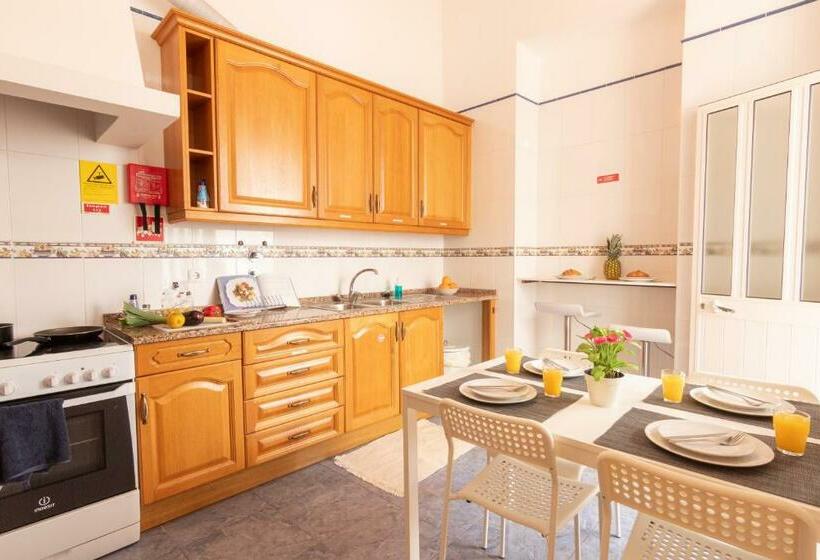 هاستل Growin Digital Nomads