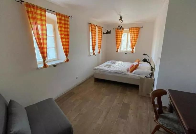 Retkeilymaja Penzion Pod Devítkou