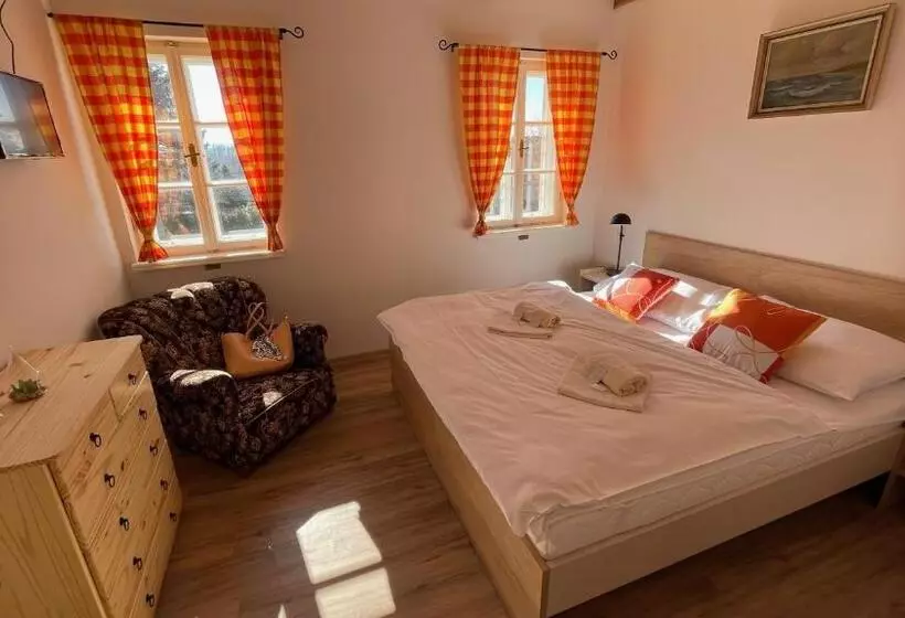 Retkeilymaja Penzion Pod Devítkou