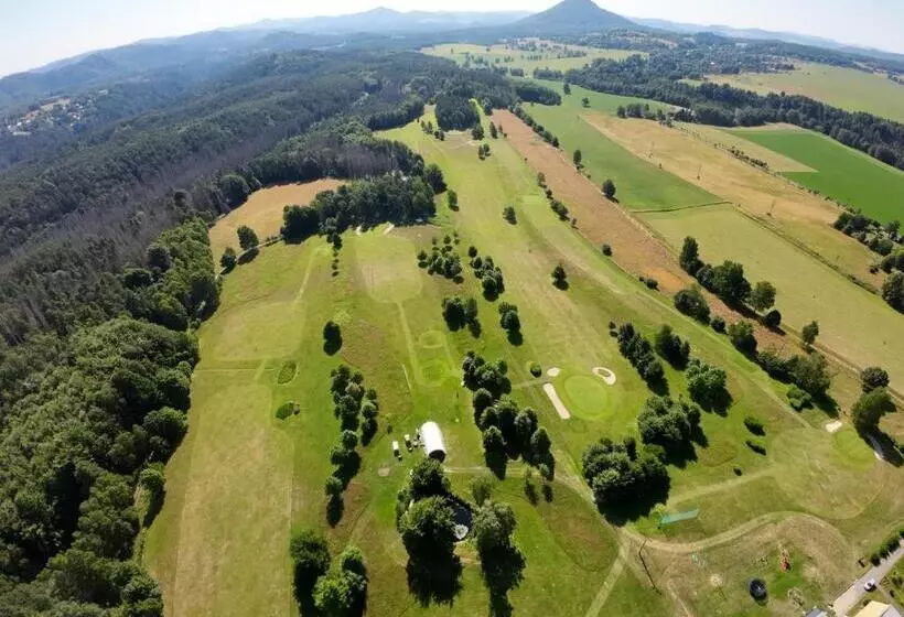 Retkeilymaja Penzion Pod Devítkou