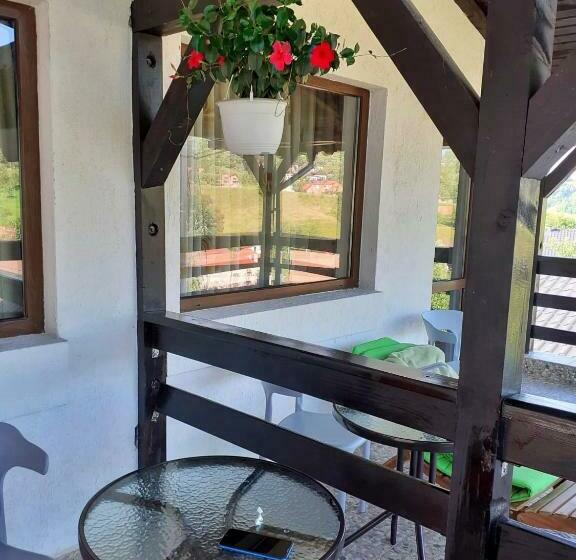 Bed and Breakfast Casa Hoinarilor