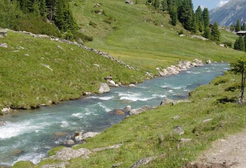 Ferienhaus Obersäuling Im Sommer
