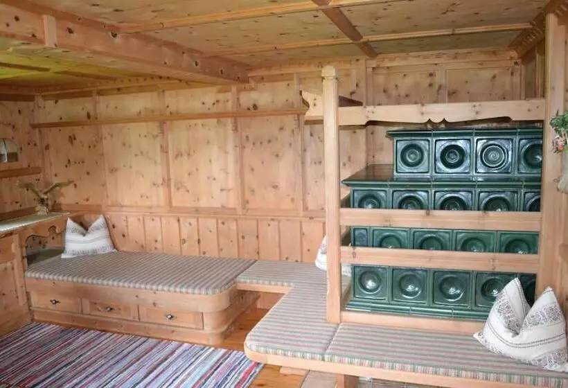 Ferienhaus Obersäuling Im Sommer