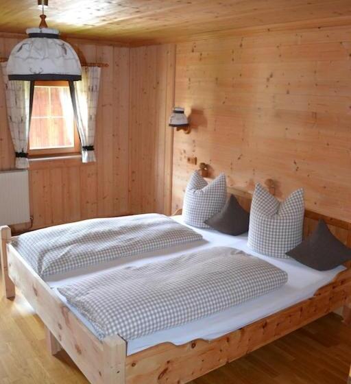 Ferienhaus Obersäuling Im Sommer