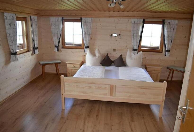 Ferienhaus Obersäuling Im Sommer