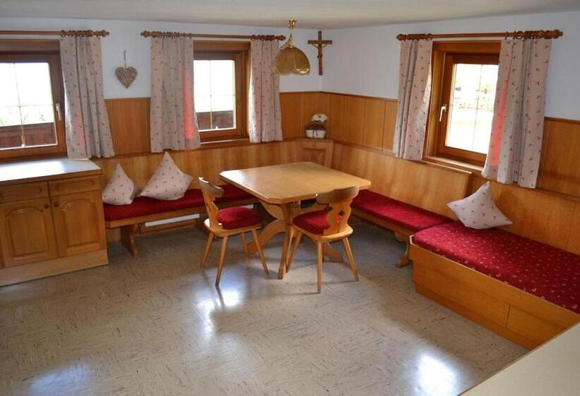 Ferienhaus Obersäuling Im Sommer