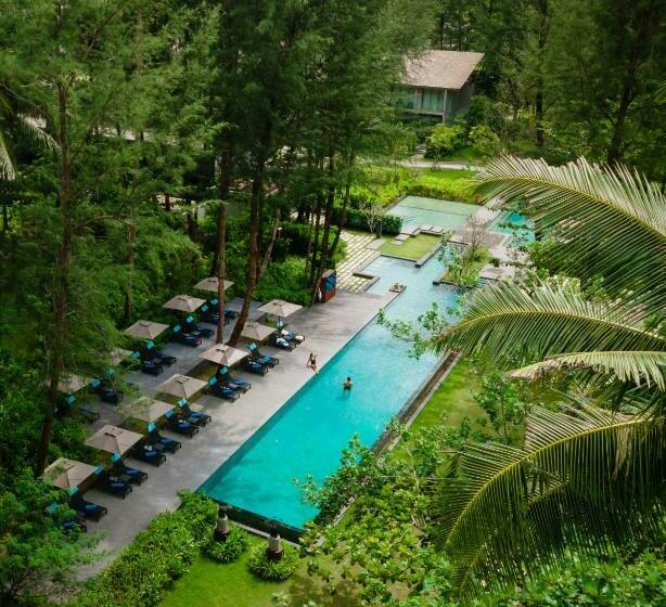 בית מלון כפרי Avani Plus Khao Lak Resort