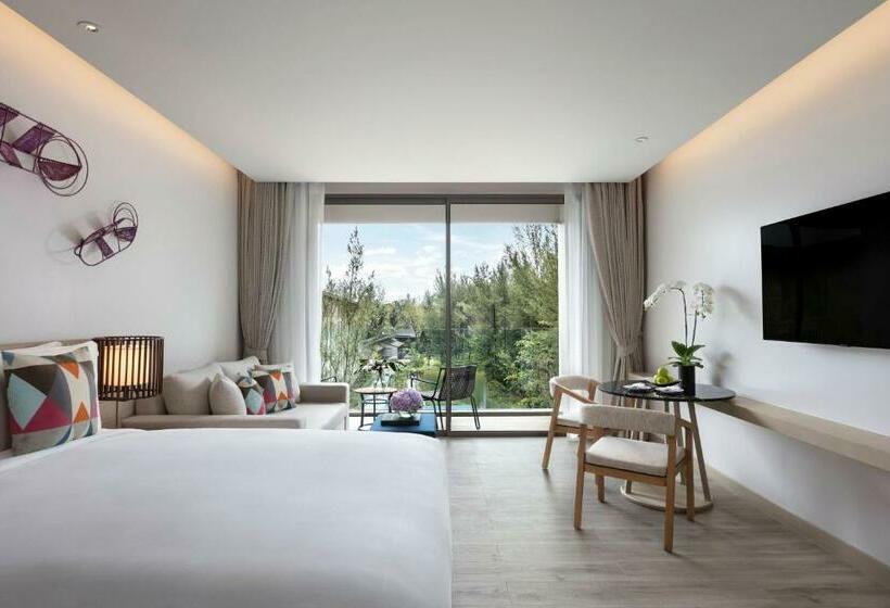 בית מלון כפרי Avani Plus Khao Lak Resort