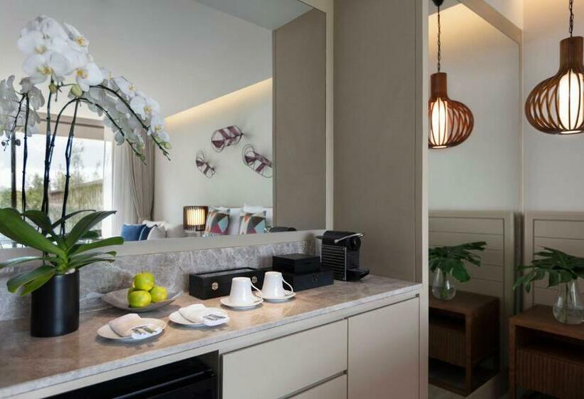 בית מלון כפרי Avani Plus Khao Lak Resort