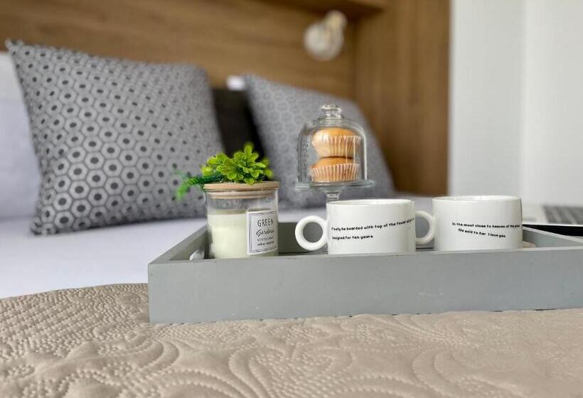 La Mer Apartments Kotor