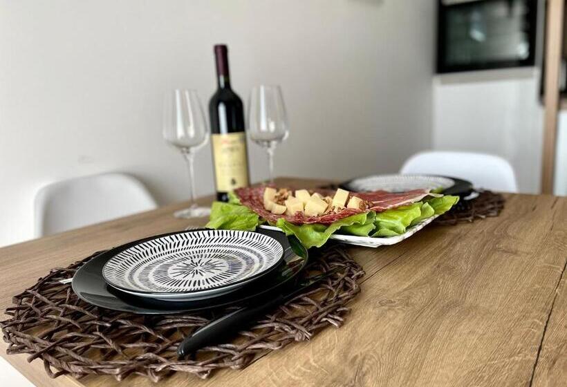 La Mer Apartments Kotor