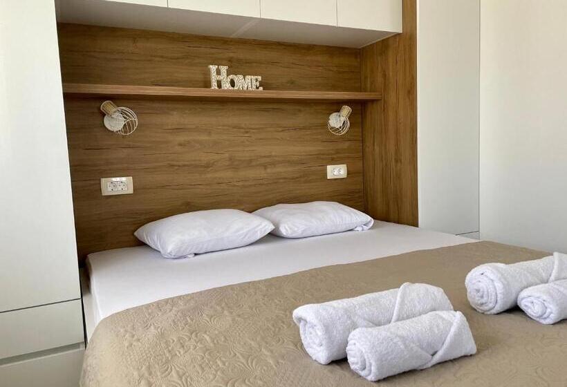 La Mer Apartments Kotor