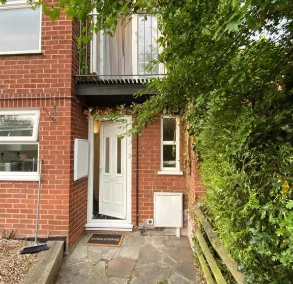 Marie’s 3 Bedrooms Shakespeare House
