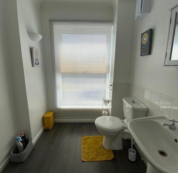 Marie’s 3 Bedrooms Shakespeare House