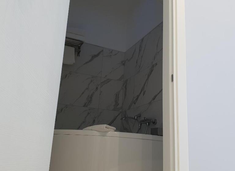 تختخواب و صبحانه Luxury 2.0