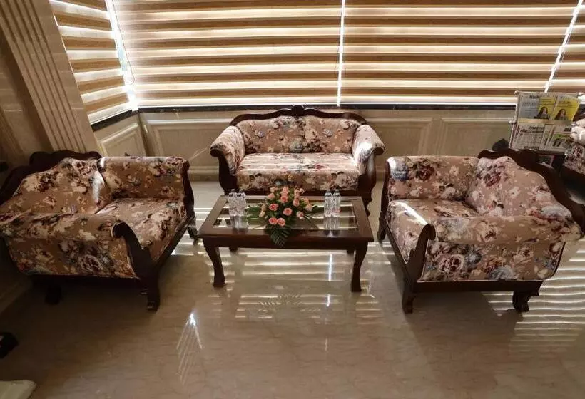 هتل Click Collection Jaipur, Sindhi Camp