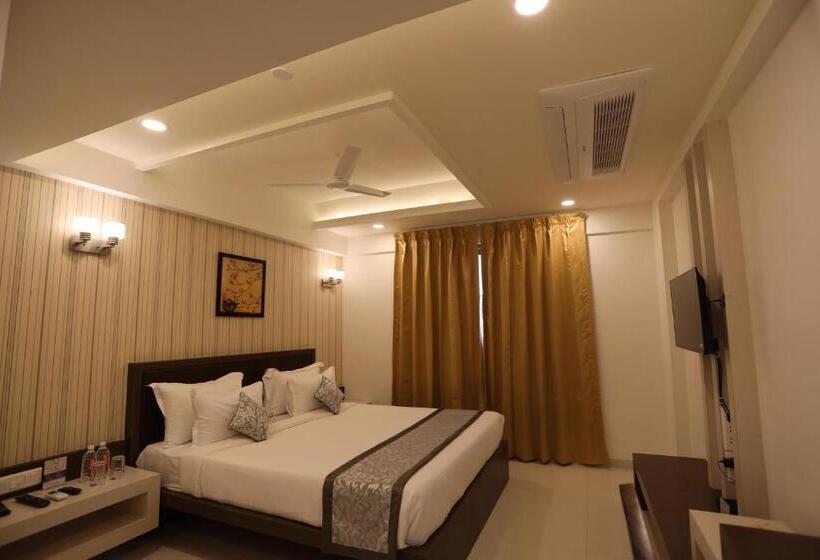 Hotel Click Collection Jaipur, Sindhi Camp