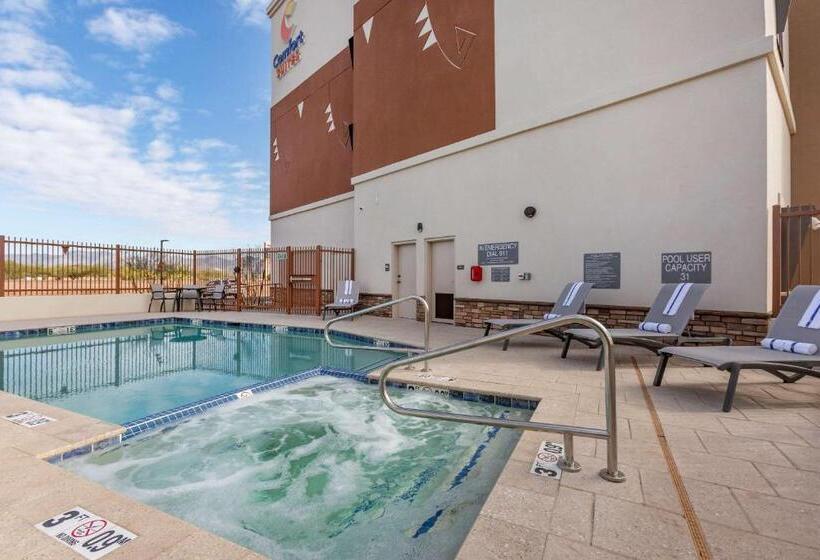 호텔 Comfort Suites Scottsdale Talking Stick Entertainment District