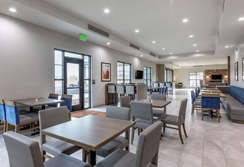 호텔 Comfort Suites Scottsdale Talking Stick Entertainment District