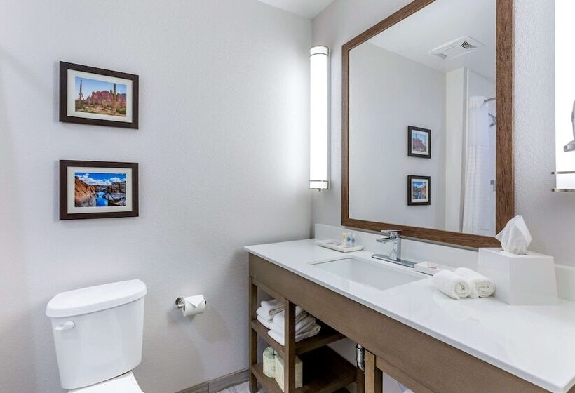 호텔 Comfort Suites Scottsdale Talking Stick Entertainment District