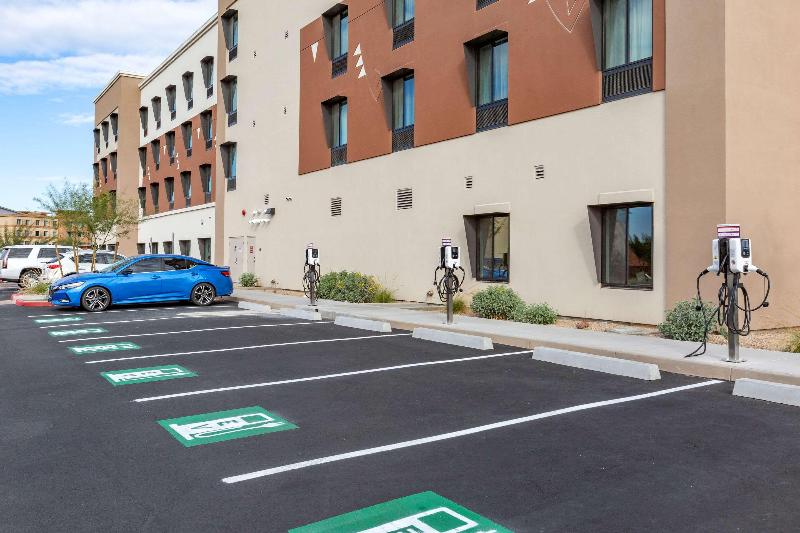 호텔 Comfort Suites Scottsdale Talking Stick Entertainment District