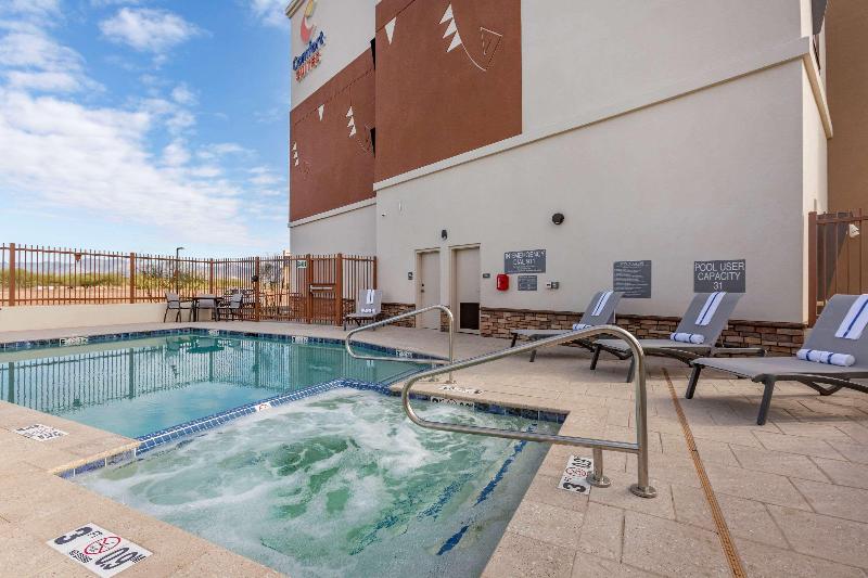 호텔 Comfort Suites Scottsdale Talking Stick Entertainment District