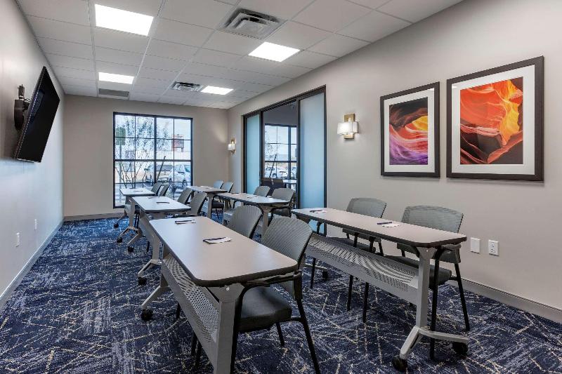 호텔 Comfort Suites Scottsdale Talking Stick Entertainment District