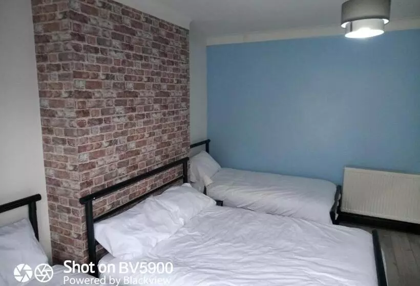 Nuns Moor Fully Equipped Kitchen Free Parking Netflix