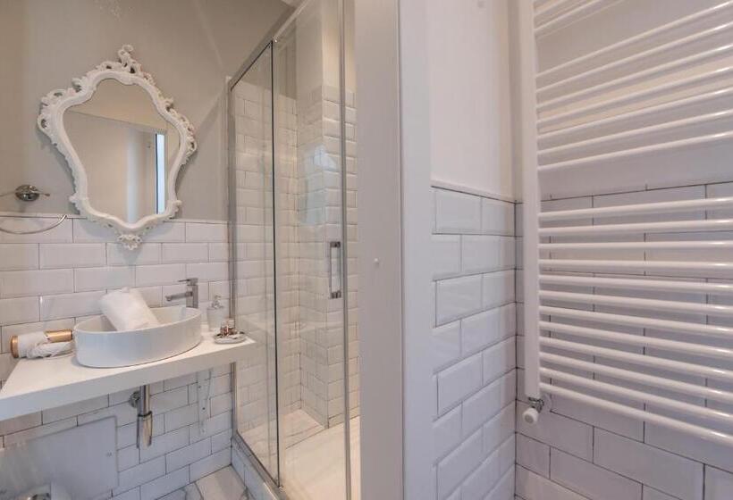 بنسيون Ora Blu Guest House